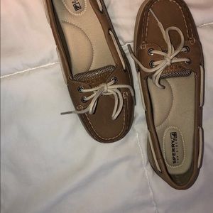 Sperry topsiders